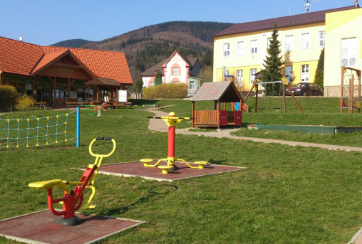 Dětské hřiště ve Pstruží