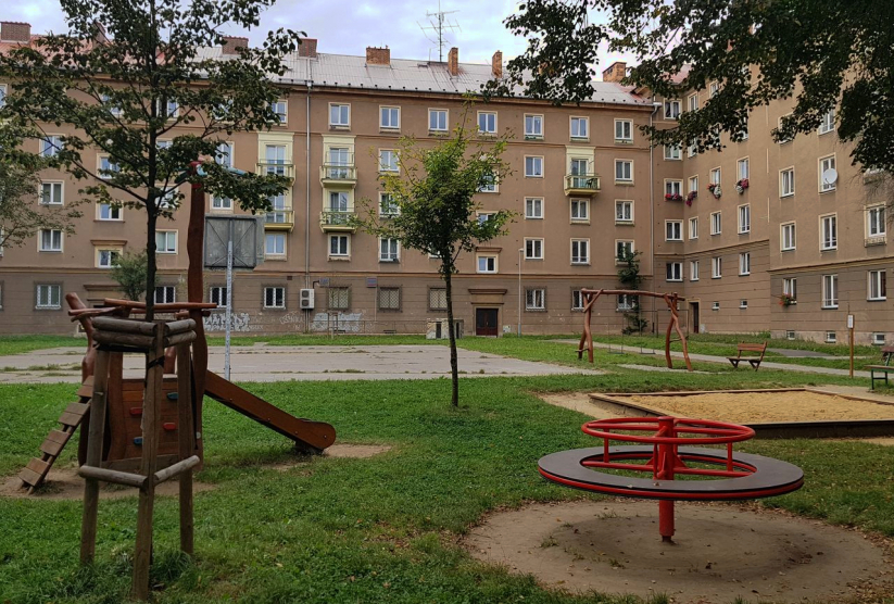 Dětské hriště (ul. Matěje Kopeckého) v Ostravě-Porubě