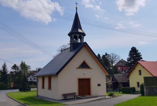 Kaple svaté rodiny v Lesních Albrechticích