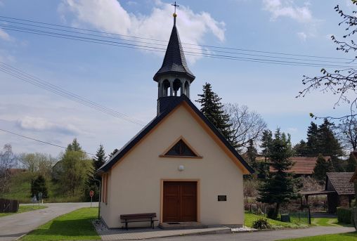 Kaple svaté rodiny v Lesních Albrechticích