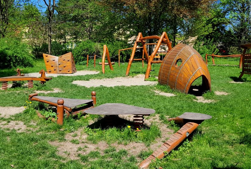 Dětské hřiště (zámecký park) v Šenově u Ostravy