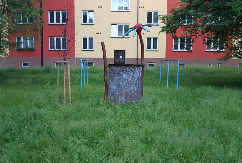 Dětské hřiště (ul. Francouzská) v Ostravě-Porubě