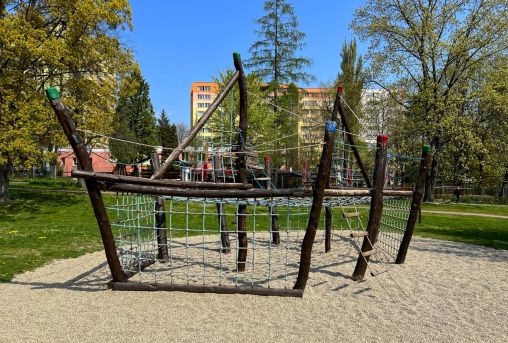 Dětské hřiště (ul. Bedřicha Nikodéma) v Ostravě-Porubě
