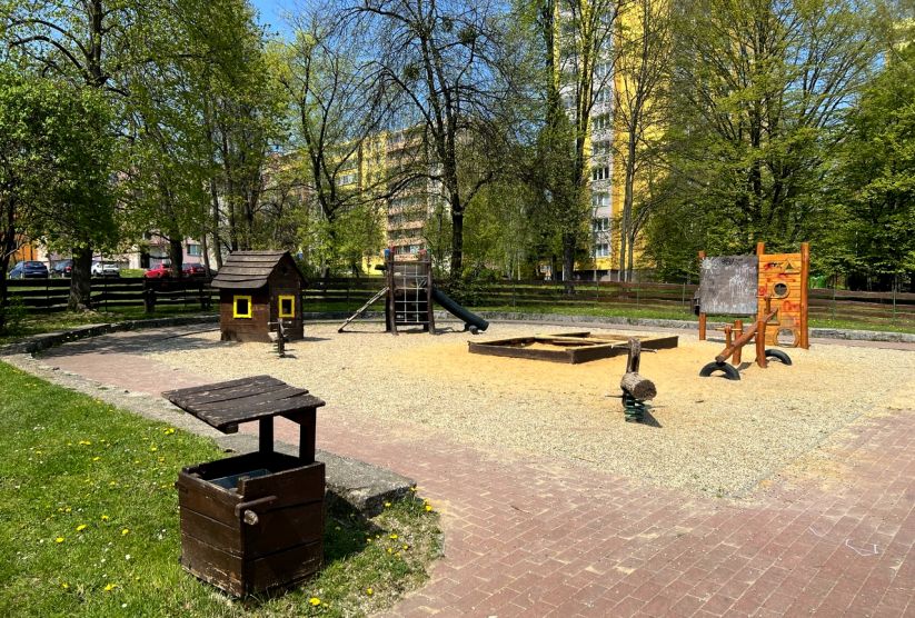 Dětské hřiště (ul. Bedřicha Nikodéma) v Ostravě-Porubě