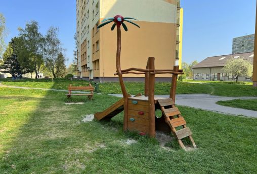 Dětské hřiště (ul. Ludvíka Podéště) v Ostravě-Porubě