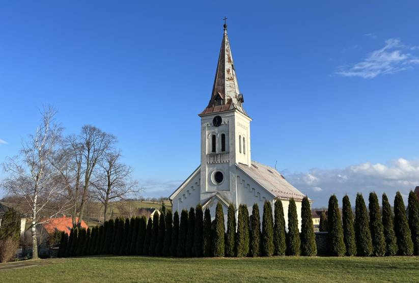 Kostel sv. Václava ve Starých Heřminovech