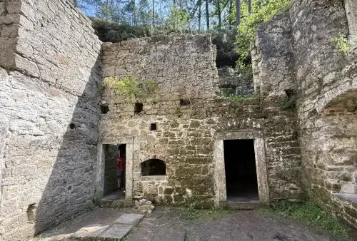 Zřícenina Dolského mlýna v Českém Švýcarsku