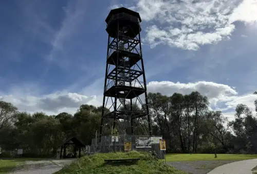 Rozhledna na Hraničních meandrech Odry
