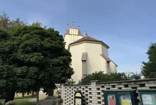 Kostel sv. Petra a Pavla v Podivíně