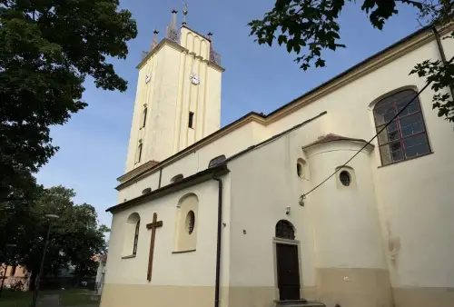 Kostel sv. Petra a Pavla v Podivíně