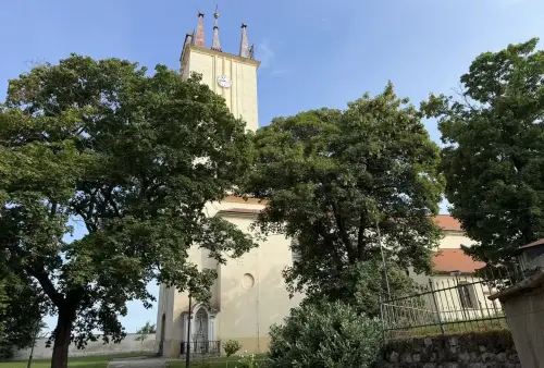 Kostel sv. Petra a Pavla v Podivíně