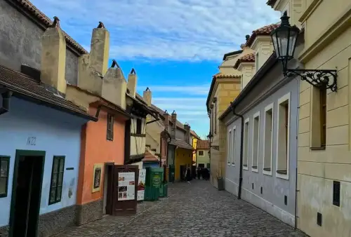 Zlatá ulička – turistický klenot Prahy s bohatou historií