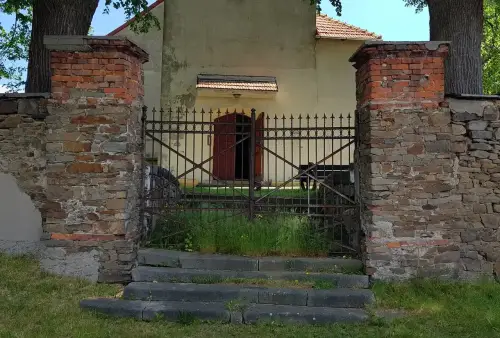 Hřbitovní kostel Nanebevzetí Panny Marie ve Vítkově
