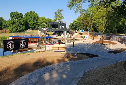 Plavba po Baťově kanálu z Veselí nad Moravou do Skalice