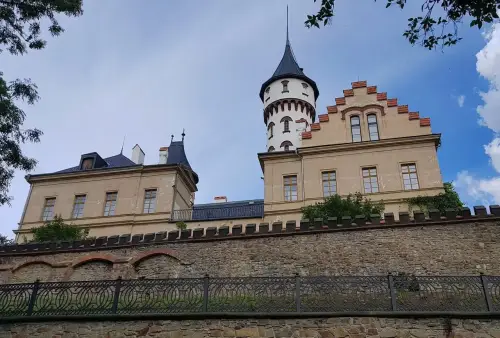 Zámek Raduň