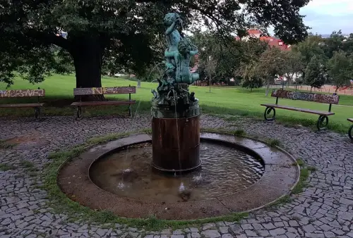 Fontána s hrajícími si chlapci v Praze
