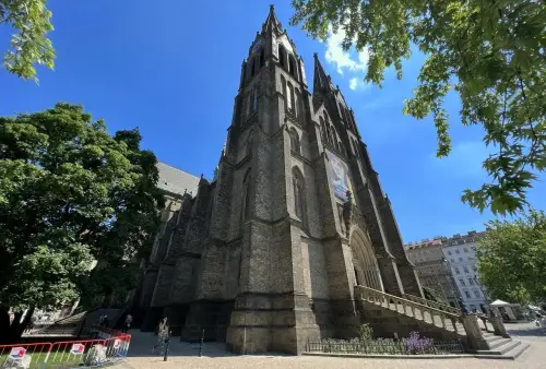 Kostel sv. Ludmily na náměstí Míru v Praze