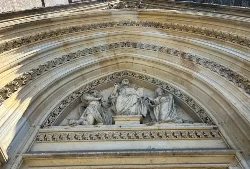 Kostel sv. Ludmily na náměstí Míru v Praze