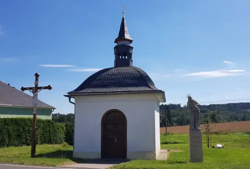 Kaple Bolestné Matky Boží se sochou sv. Felixe na Novém Vrbně