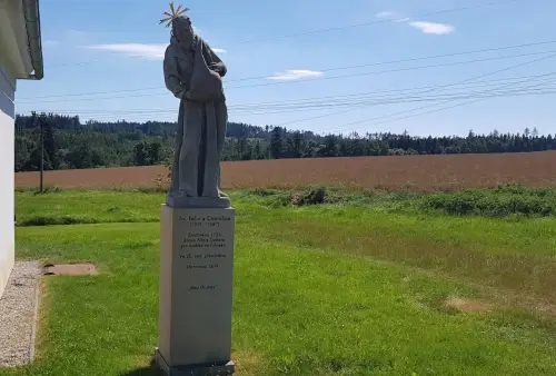 Kaple Bolestné Matky Boží se sochou sv. Felixe na Novém Vrbně