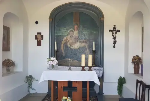 Kaple Bolestné Matky Boží se sochou sv. Felixe na Novém Vrbně