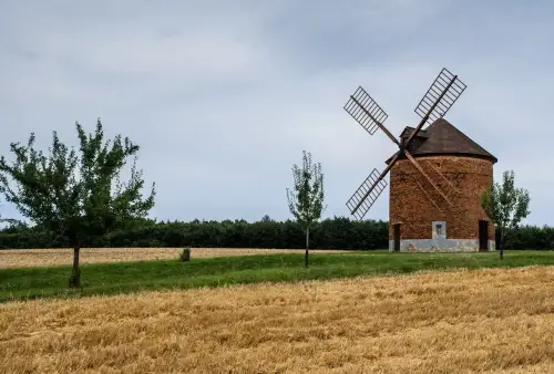 Větrný mlýn Chvalkovice