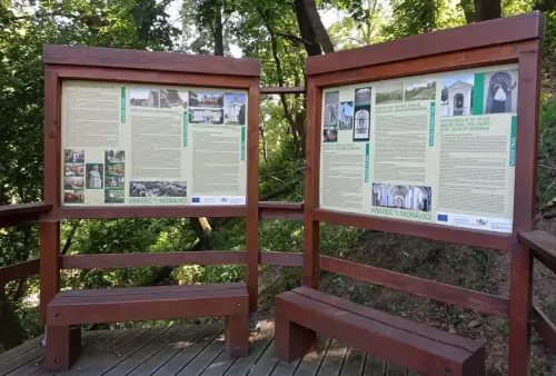 Hradec nad Moravicí a Bezručova vyhlídka - informační tabule
