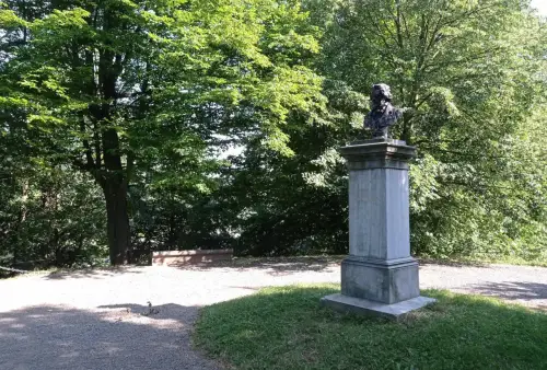 Hradec nad Moravicí a Bezručova vyhlídka