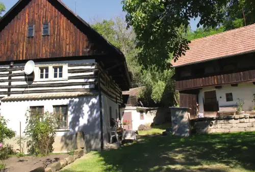 Českým rájem přes Máchalův mlýn na hrad Kost