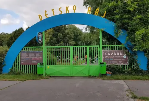 Vstupní brána do Dětského ráje v Ostravě
